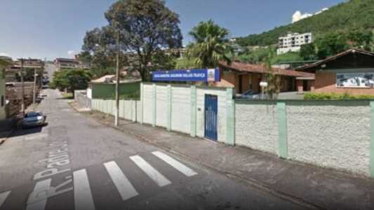 Escola Municipal Guilherme Hallais França, local próximo ao incidente