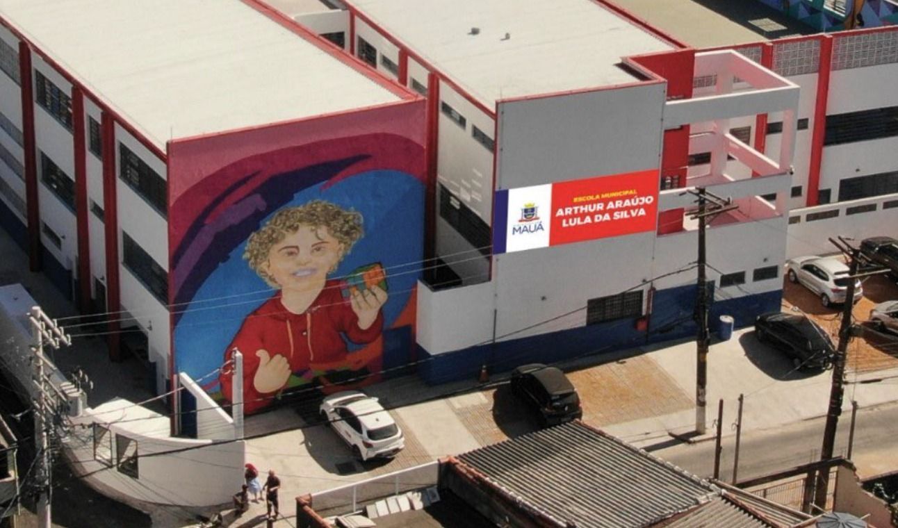 Cidade da Grande SP inaugura escola que homenageia neto de Lula
