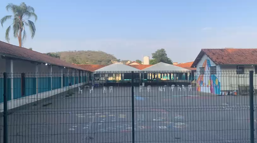 Após mais de 60 alunos passarem mal, escola de Ibirité suspende aulas nesta quarta (8)