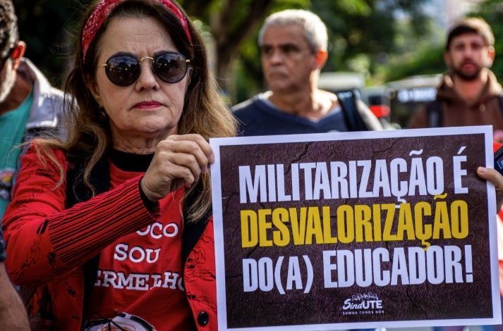 Escola que formou Getúlio Vargas e Dilma Rousseff, Estadual Central rejeita adesão ao programa cívico-militar