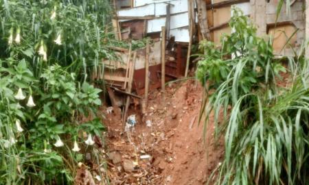 Escorregamento de terra no Bairro Santa Rita Foto Corpo de Bombeiros Divulgação