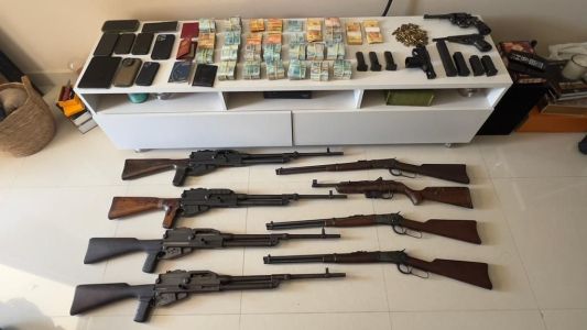 PF apreendeu armas irregulares e dinheiro em espécie em operação que prendeu 'Chupeta'