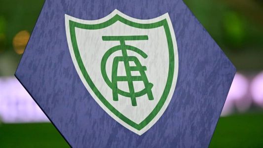 Escudo em partida entre América e Red Bull Bragantino, pela 24ª rodada do Campeonato Brasileiro