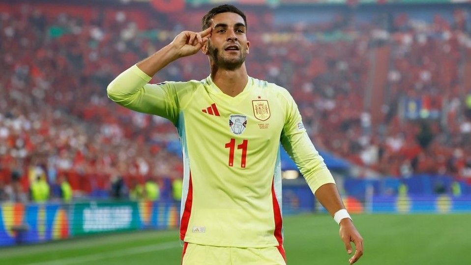 Espanha vence Albânia e garante 100% no 'grupo da morte' da Eurocopa