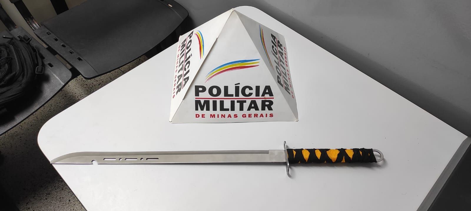 Ladrão com espada ninja é preso após ameaçar foliões no Carnaval de BH