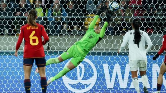 Espanha goleou a Costa Rica nesta sexta-feira (21), por 3 a 0