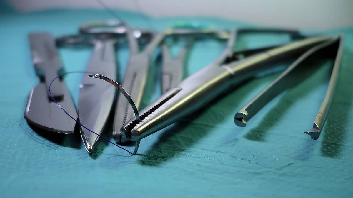 Biomédico pode fazer lipoaspiração? Tire suas dúvidas sobre a cirurgia estética