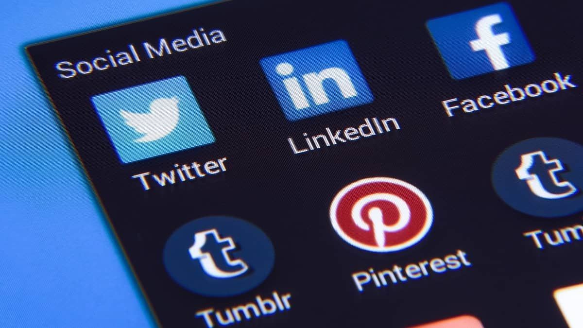 Violência nas escolas dá força às discussões sobre regulação das redes sociais
