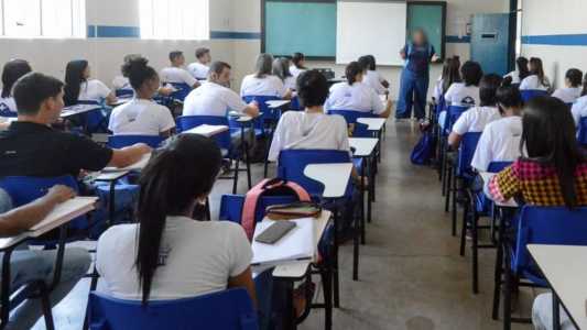 Especialistas dão dicas para pais conversarem com os filhos sobre violência nas escolas