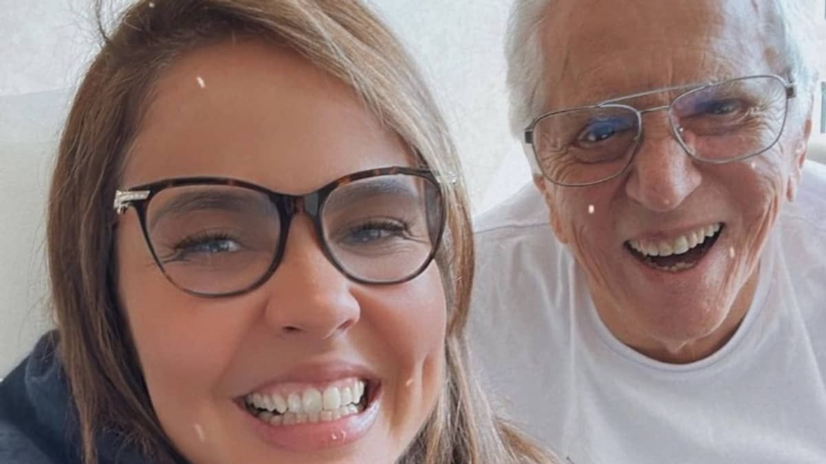 Carlos Alberto de Nóbrega recebe alta após quatro dias internado com Covid-19