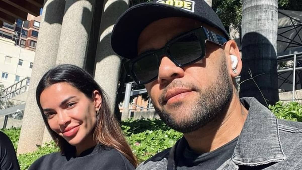 Na prisão, Daniel Alves ligou à esposa para evitar divórcio