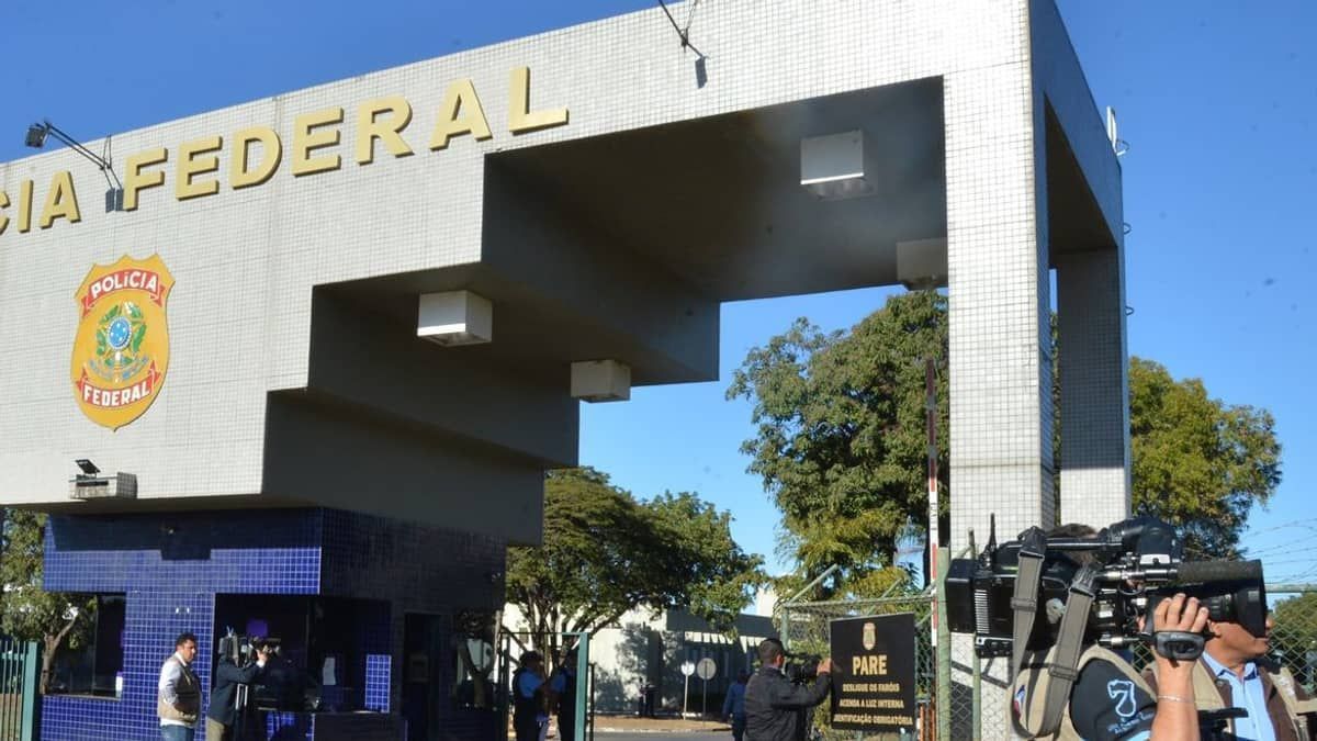 Operação da Polícia Federal combate coiotes que enviam brasileiros aos EUA