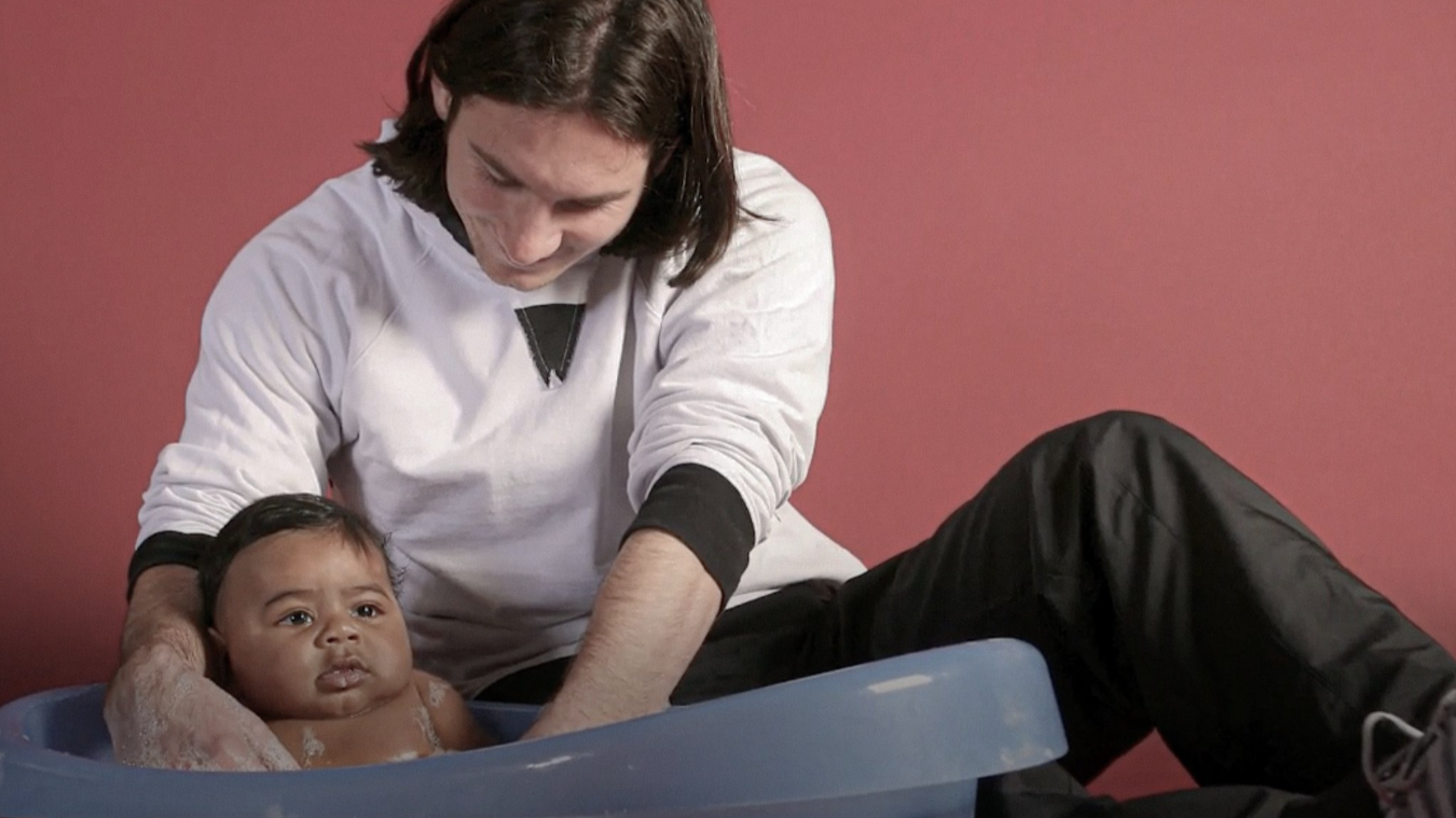 Foto de Messi com Lamine Yamal bebê no colo é verdadeira? Entenda o contexto