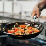 Dono de restaurante de BH é condenado por ataques racistas: 'pena que você não nasceu branquinha'