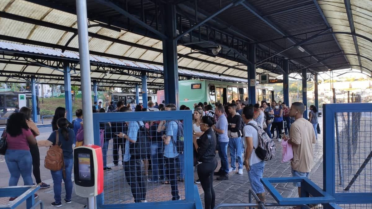 Greve de ônibus: estação São Gabriel é fechada;  Vilarinho, Pampulha e Diamante funcionam parcialmente