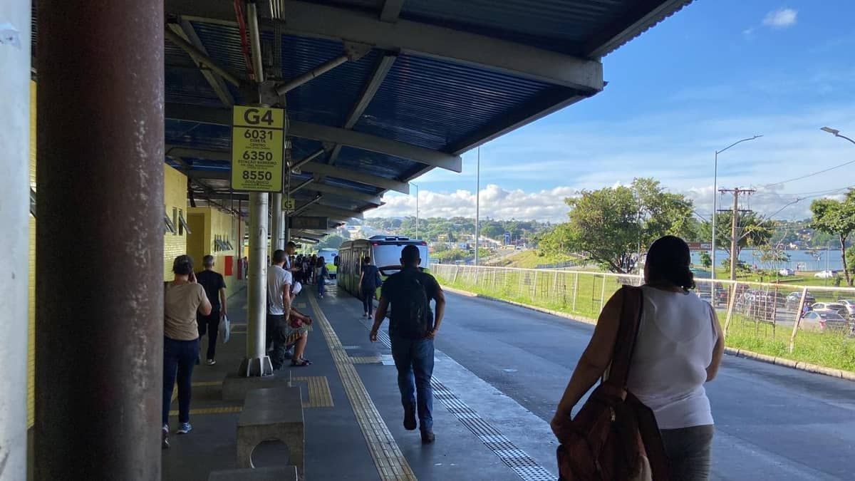 Greve de ônibus em BH: veja imagens de como estão as estações 