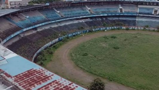 Estádio Olímpico Monumental está abandonado desde 2013