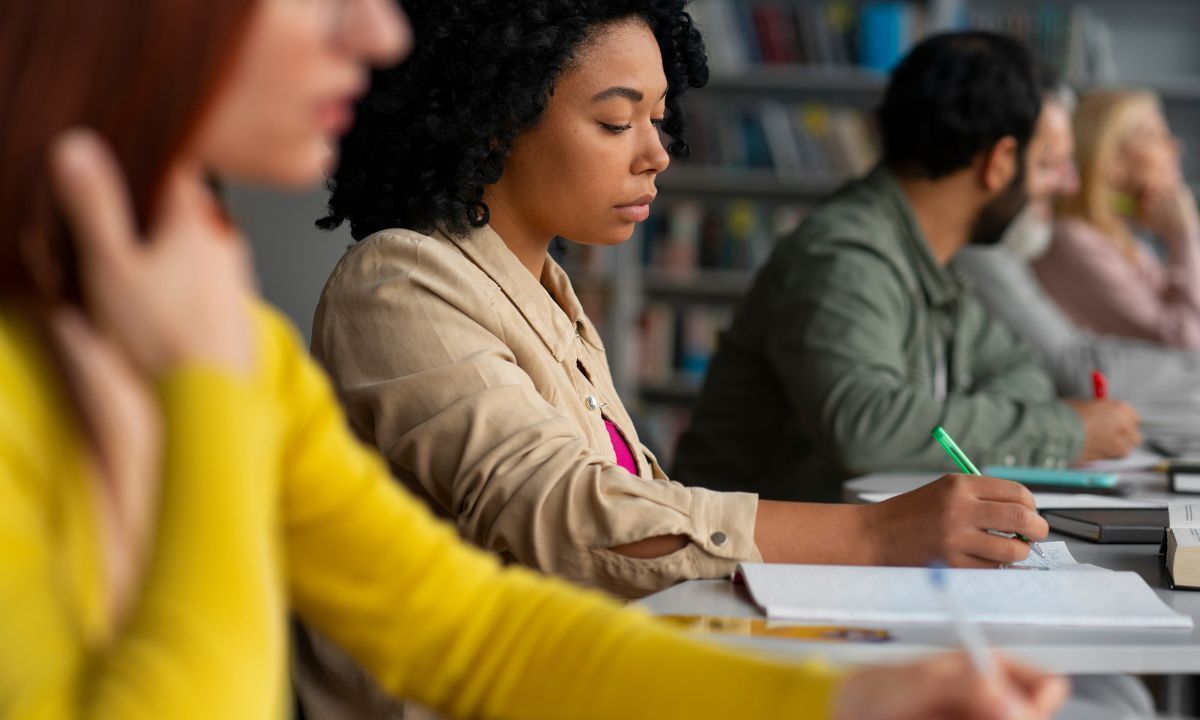 Secretaria de Educação de Juiz de Fora abre vagas de estágio em sete cursos