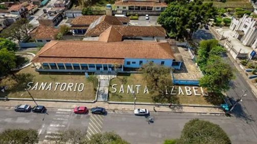 Estão disponíveis sete vagas no total