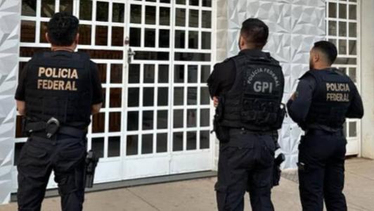 Estão sendo cumpridos 13 mandados de busca e apreensão e 9 de prisão temporária