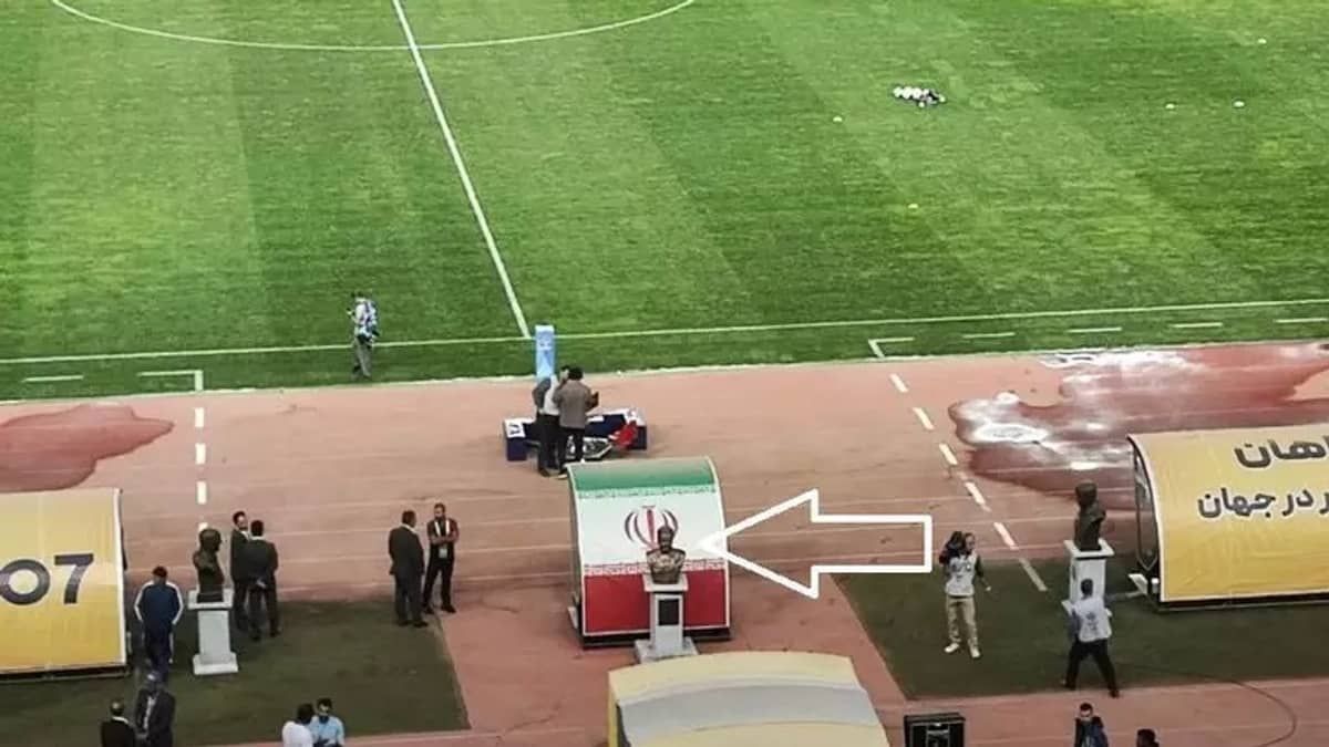 Partida da Champions Asiática é suspensa por estátua de general no estádio