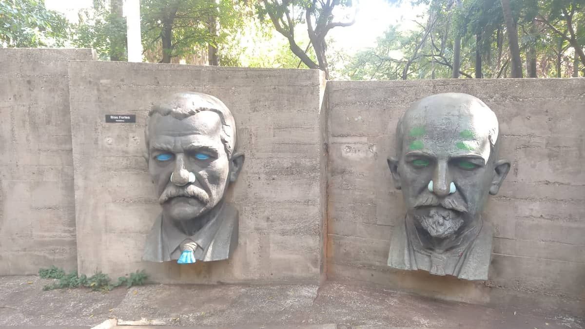 Dupla é presa pichando estátuas no Parque Municipal de BH: 'trabalho acadêmico'