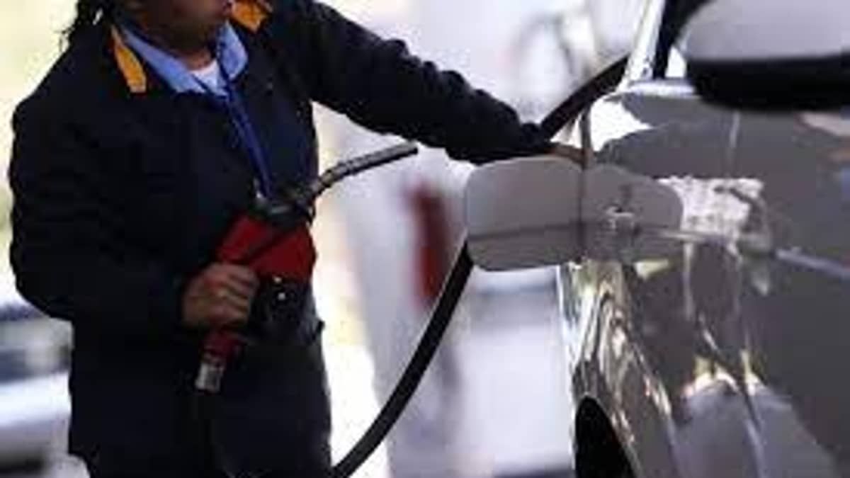 Petrobras anuncia redução de R$ 0,13 no litro da gasolina vendida a distribuidoras