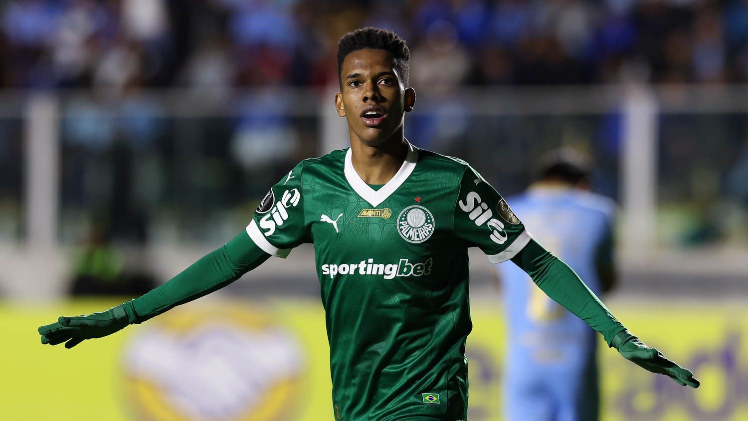 Estêvão, do Palmeiras, marca primeiro gol como maior de idade; assista