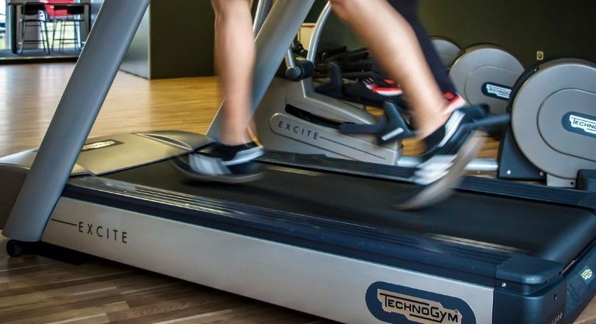 'Cardio cósmico': saiba como funciona a modalidade que está se tornando tendência