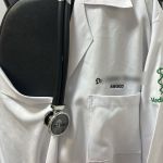 Estelionatário que matou o próprio pai fingia ser médico para cometer crimes no DF