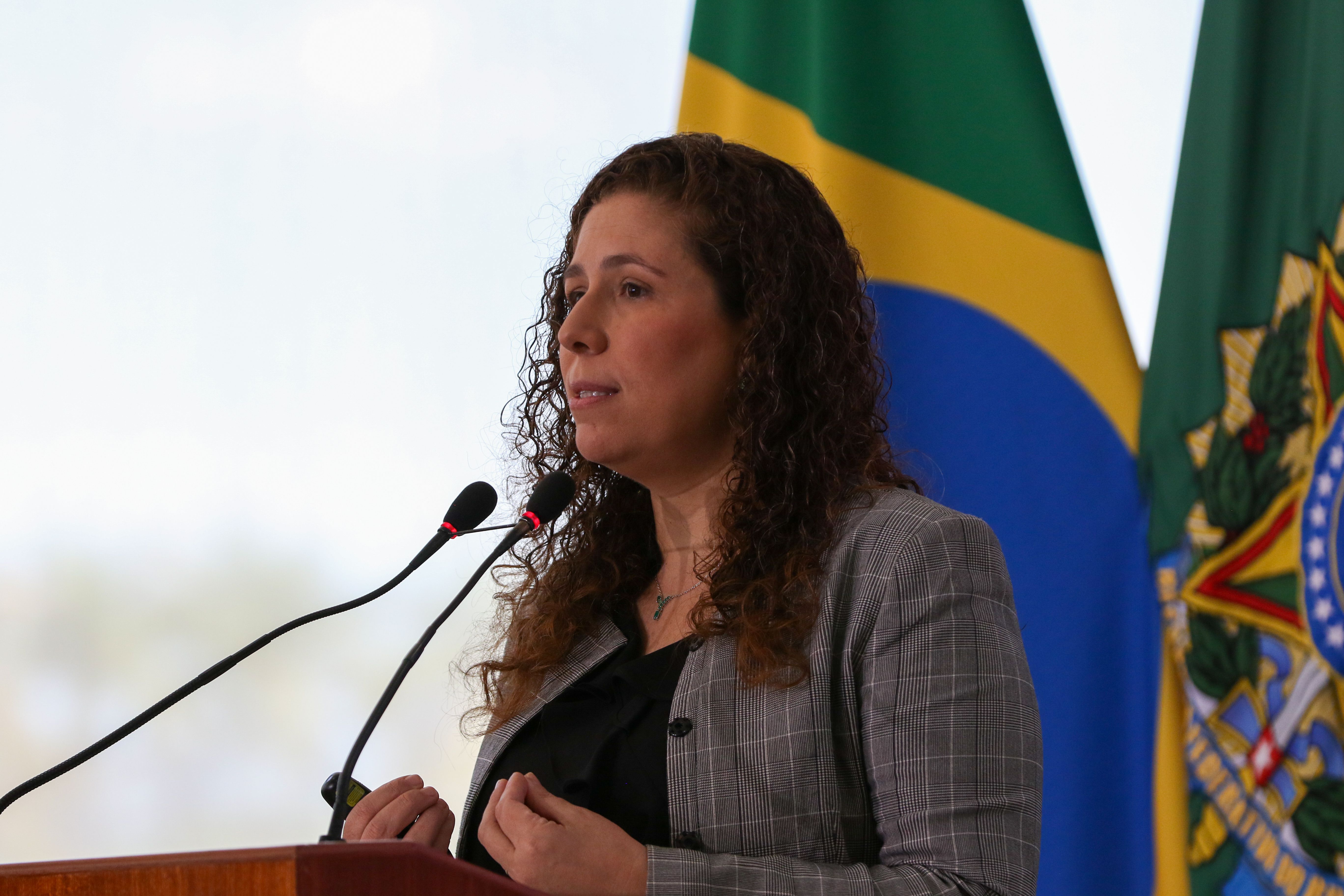 Ministra assume Direitos Humanos interinamente e indica novo secretário-executivo
