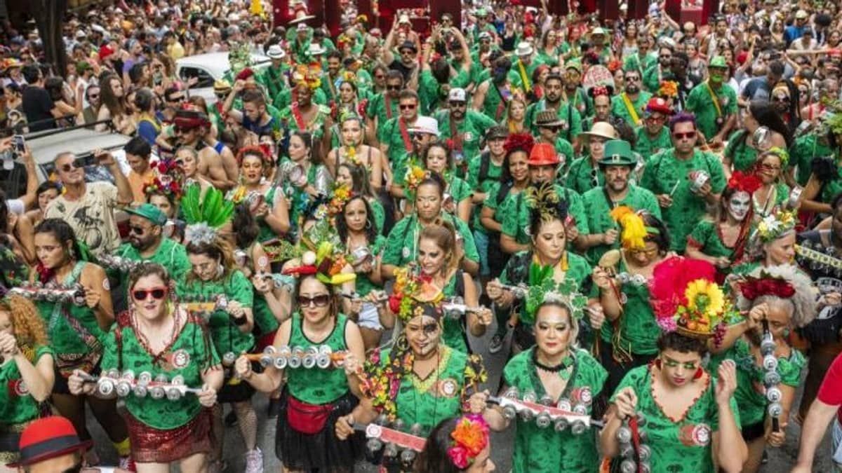 Prefeitura de BH entrega credencial de ambulantes do Carnaval a partir de 1º de fevereiro: saiba como retirar