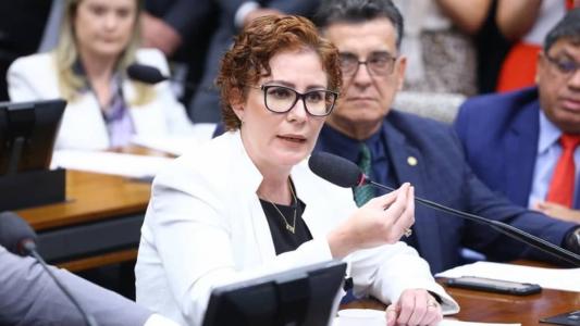 “Estou providenciando os pagamentos”, diz assessora de Zambelli em áudio entregue por hacker, afirmam fontes.