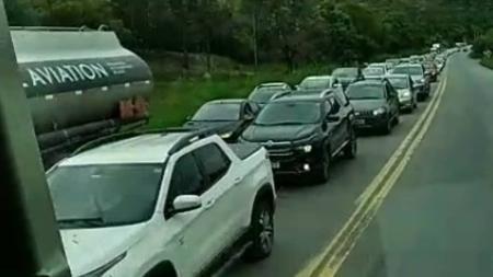 Estradas apresentam congestionamento na volta do feriado prolongado