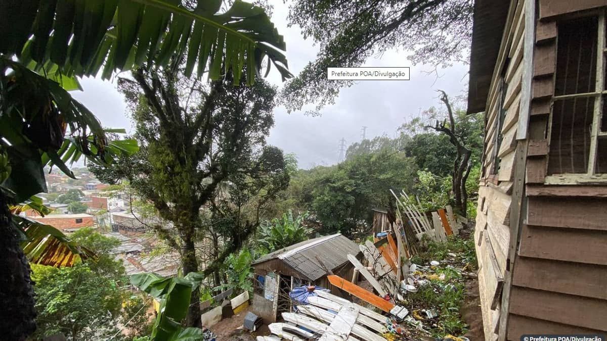 Ciclone no Rio Grande do Sul causa bloqueios e estragos em rodovias
