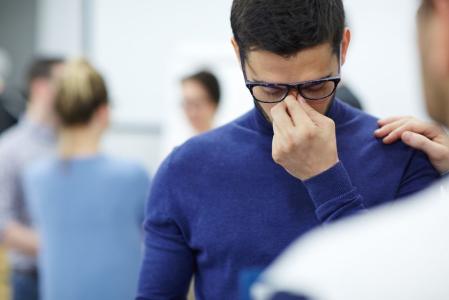 Cerca de 70% dos gerentes aceitariam corte salarial por saúde mental