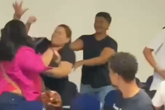 Vídeo: Estudante saca arma em sala de aula após briga em faculdade de Maceió