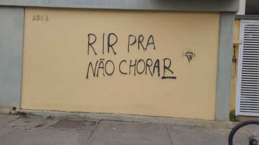 Estudante é suspeito de espalhar "marca" em muros de Viçosa (MG)