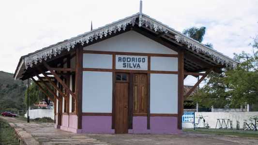 Estudantes de Rodrigo Silva reclamam de transporte