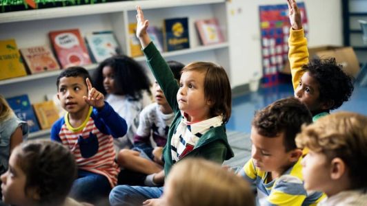 Estudantes devem se inscrever para entrar na rede pública