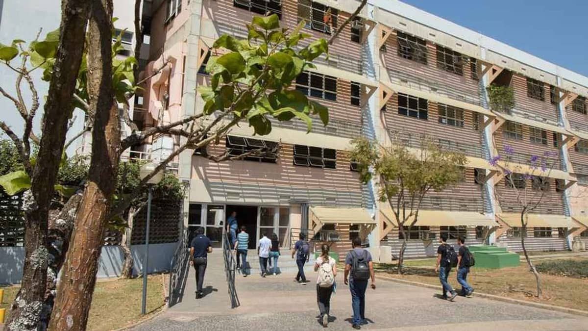 UFMG estende prazo de graduação para estudantes em casos específicos; veja quais