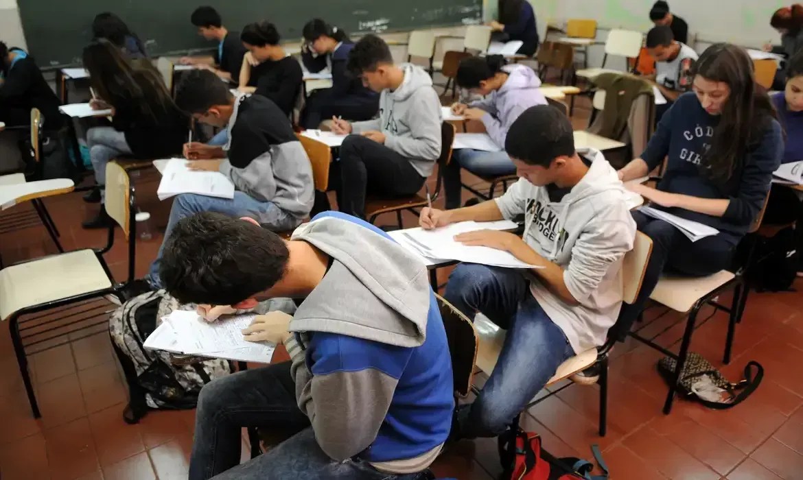 Estudantes da rede estadual participam do segundo simulado do Enem em Minas Gerais