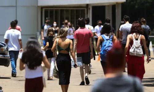 Governo criou o Desenrola do Fies, que propõe descontos de até 99% para alunos interessados em renegociar a dívida e retomar a graduação