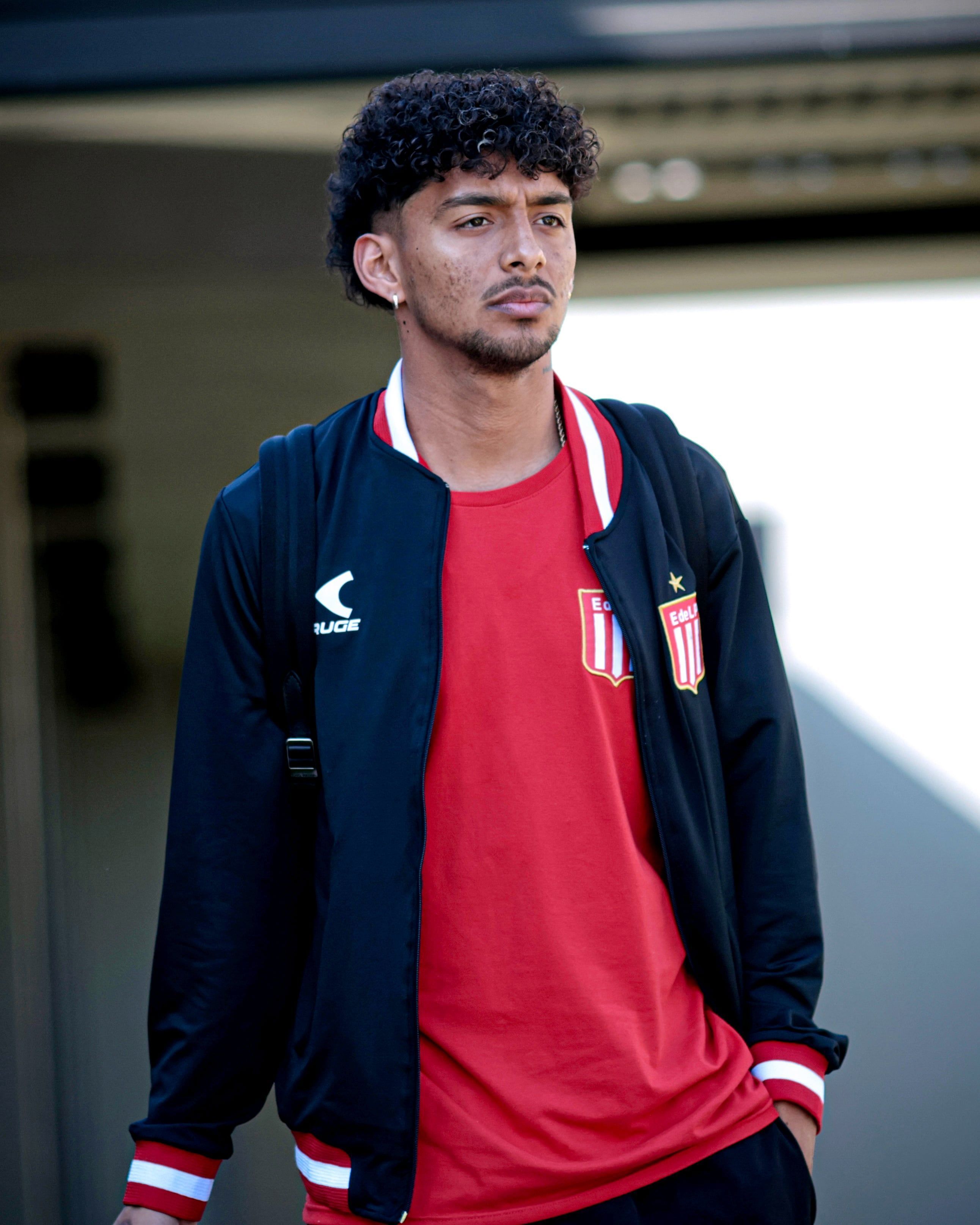 Estudiantes embarca para jogo contra o Flamengo com dois desfalques
