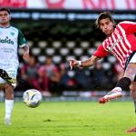 Estudiantes vence em despedida do técnico Eduardo Domínguez, a caminho do Atlético