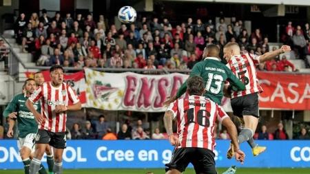 Estudiantes venceu o Goiás por 2 a 0, na Argentina, e encaminhou a vaga na Sul-Americana