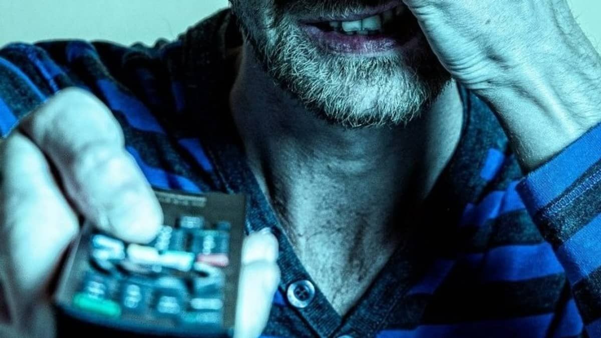 Estudo da UFMG aponta que adultos passam ao menos 3h por dia em telas