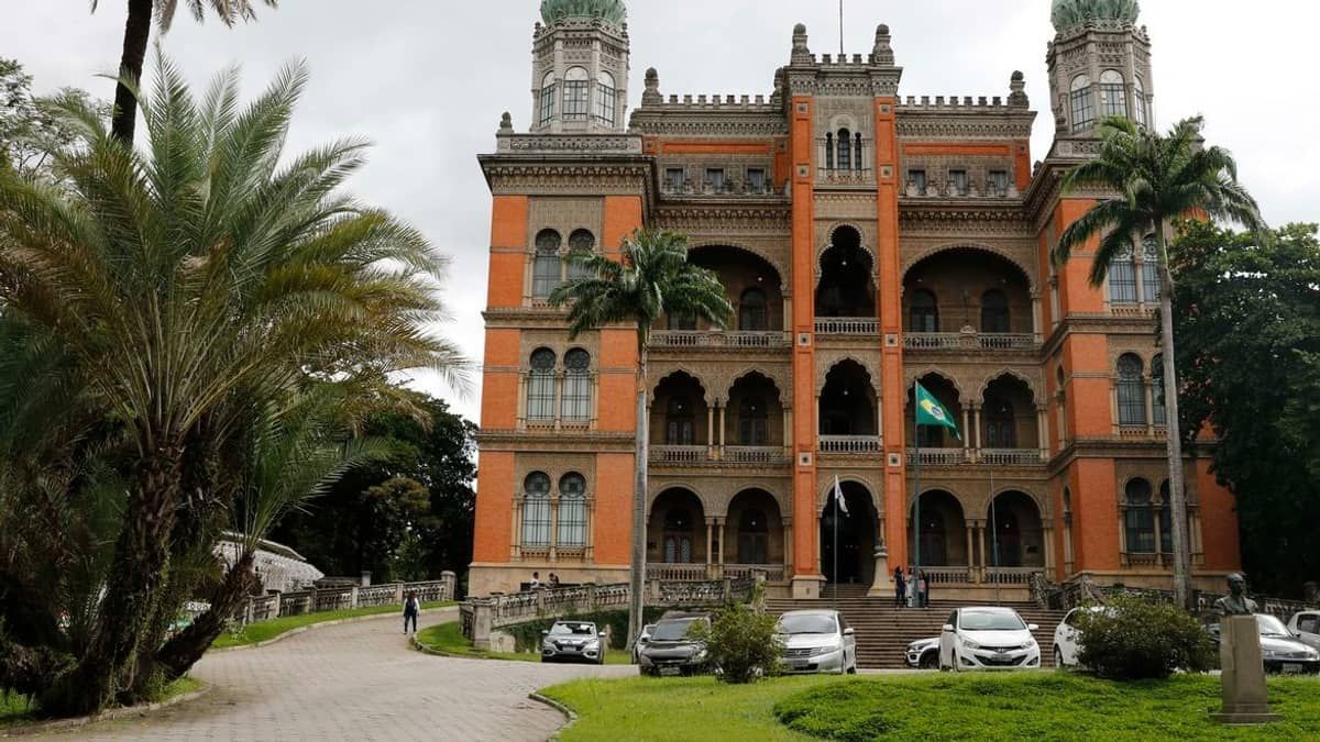 Covid-19: Fiocruz estuda antiviral para combater a doença
