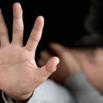 Médico é preso após ser denunciado por molestar adolescente durante atendimento