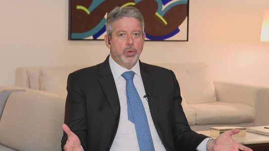 "Eu e Pacheco não alinhamos rito de tramitações de MPs", diz à CNN Arthur Lira.